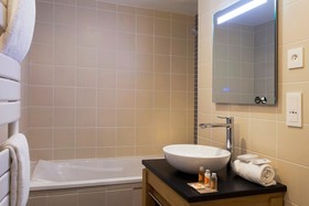 Les Flots - Hotel & Restaurant