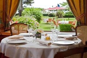 Hôtel Barriére Le Castel Marie-Louise