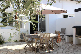 Les Minutias Village