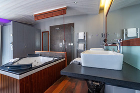 Elégance Suites Hôtel