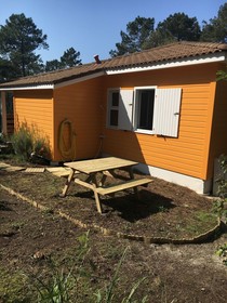 Chalet Orange Naturiste la Jenny