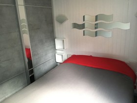 Chalet Orange Naturiste la Jenny