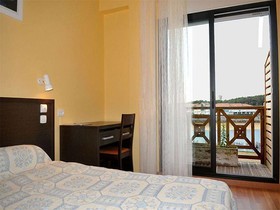 Single Fin Hotel & Lodge
