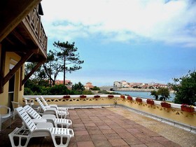 Single Fin Hotel & Lodge