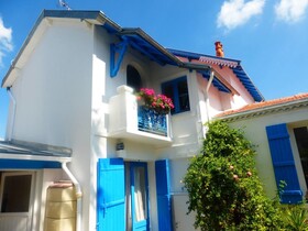 Les Volets Bleus