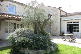 La Rochelle Lodge