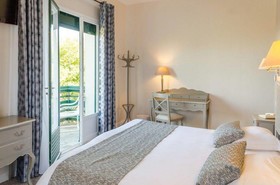 Hotel des Pins