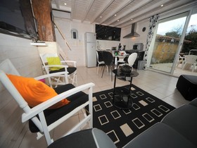 La Bergerie et ses Granges 27 personnes 21 a table