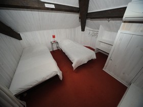 La Bergerie et ses Granges 27 personnes 21 a table