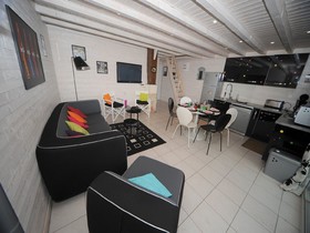 La Bergerie et ses Granges 27 personnes 21 a table