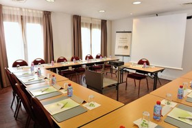 Hotel Campanile Clermont Ferrand - Le Brezet