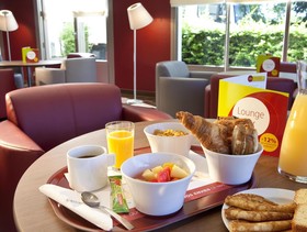 Hotel Campanile Clermont Ferrand Nord - Riom