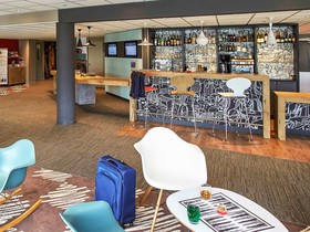 ibis Auray