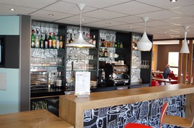 ibis Auray
