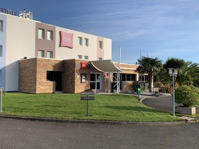 ibis Auray