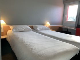 ibis Auray
