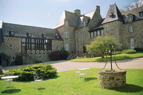 Chateau Hotel De Brelidy