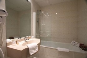 Kyriad Hotel Lamballe