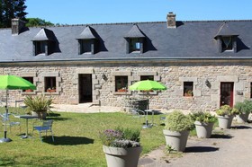Domaine De Lesvaniel