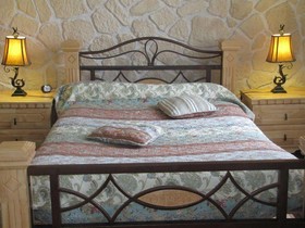 Queen Serenity Hotel