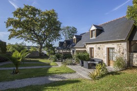 Chateau De Beaussais