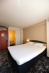 ibis Autun