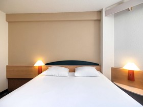 ibis Autun