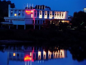 Mercure Nevers Pont de Loire Hotel