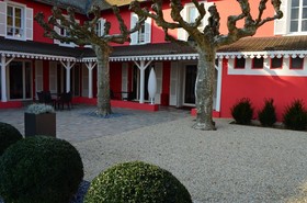 Hôtel Les Maritonnes Parc & Vignoble