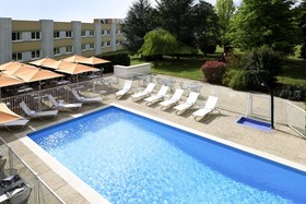 Novotel Mâcon North Highway du Soleil Hotel