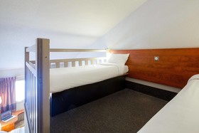 B&B Hotel Chartres Le Forum