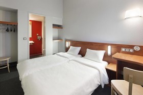 B&B Hotel Chartres Le Forum