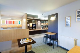 B&B Hotel Chartres Le Forum