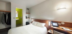 B&B Hotel Chartres Le Forum