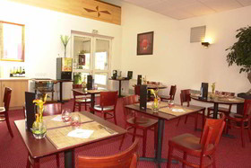 Brit Hotel Orléans St Jean de Braye – L’Antarès
