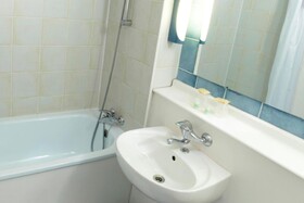 Hotel Kyriad Chalons En Champagne - Saint Martin