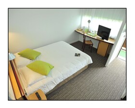 Hotel Kyriad Chalons En Champagne - Saint Martin