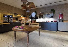 B&B HOTEL Reims Centre Erlon