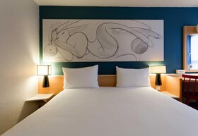 B&B HOTEL Reims Centre Erlon