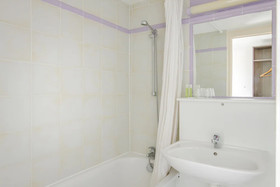 Brit Hotel Reims - La Neuvillette