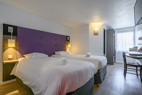 Brit Hotel Reims - La Neuvillette