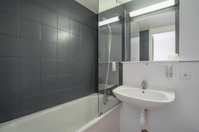 Brit Hotel Reims - La Neuvillette