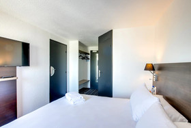 Brit Hotel Reims - La Neuvillette