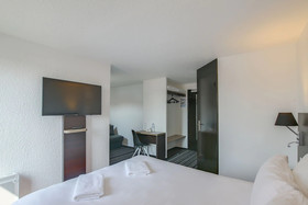 Brit Hotel Reims - La Neuvillette