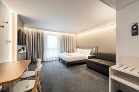 Holiday Inn Express and Suites Reims - Rives de Vesle