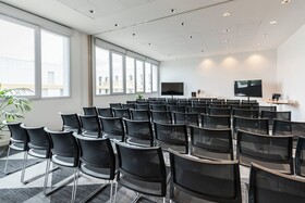 Holiday Inn Express and Suites Reims - Rives de Vesle