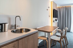 Holiday Inn Express and Suites Reims - Rives de Vesle