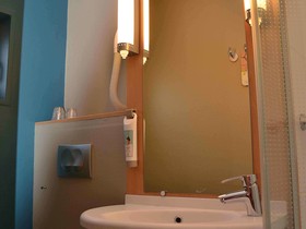 B&B HOTEL Reims Centre Erlon
