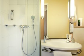 B&B HOTEL Reims Centre Erlon