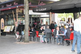 Le Latino Café - Restaurant Hôtel